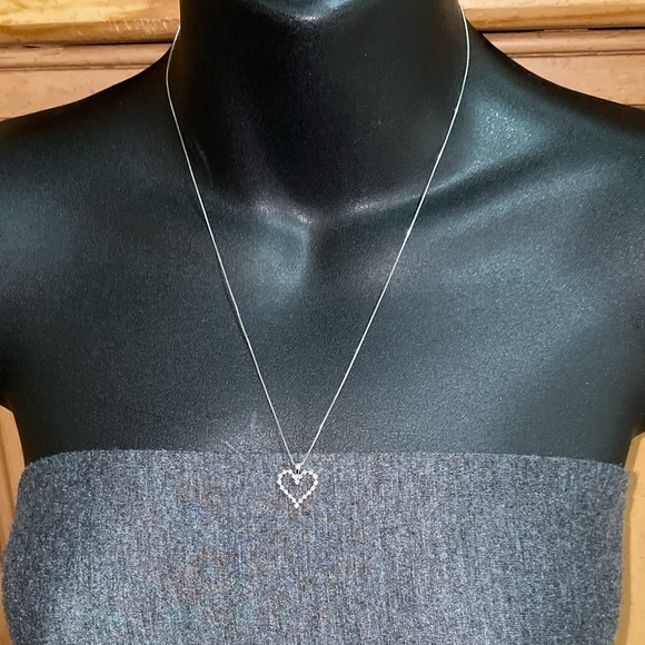 Solid Stamped 14K White Gold Natural Diamond Heart Pendant Box Chain Necklace - Picture 5 of 15